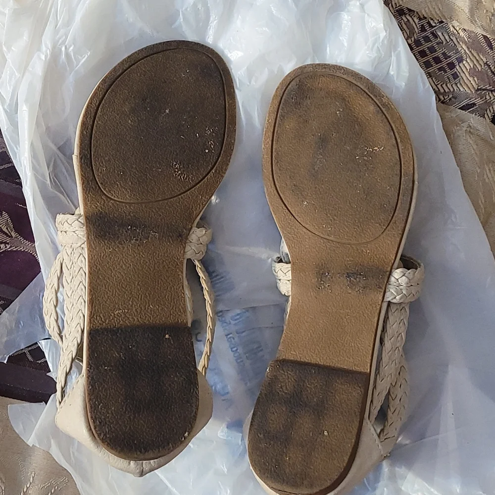 Cream/tan/beige women's sandals size 6 - Picture 7 of 7